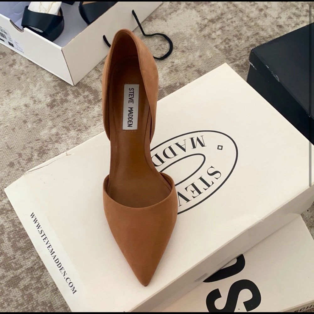 Steve Madden Actorr Suede Pumps